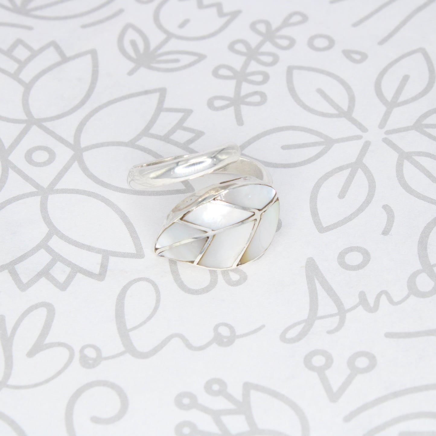 Leaf Ring Silver Adjustable with natural inlaid Stone